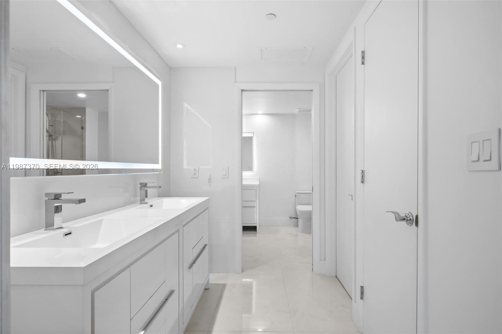 1850 Ocean Dr 4206 photo 20