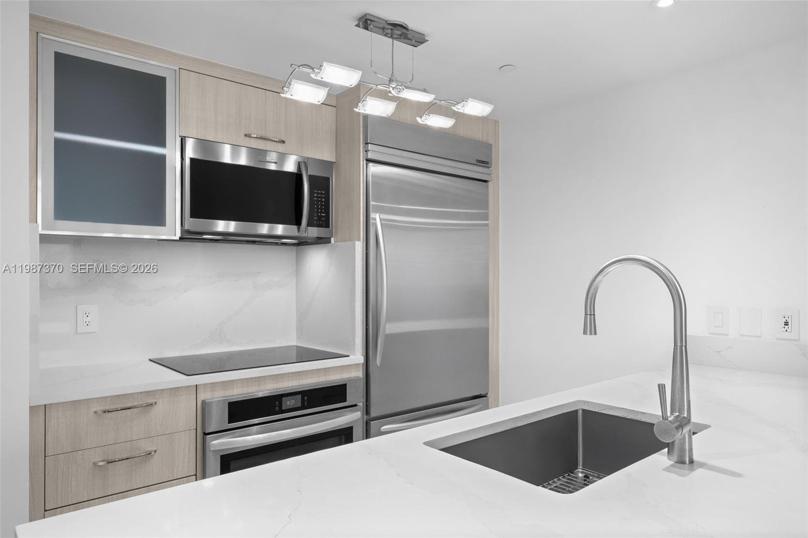1850 Ocean Dr 4206 photo 9