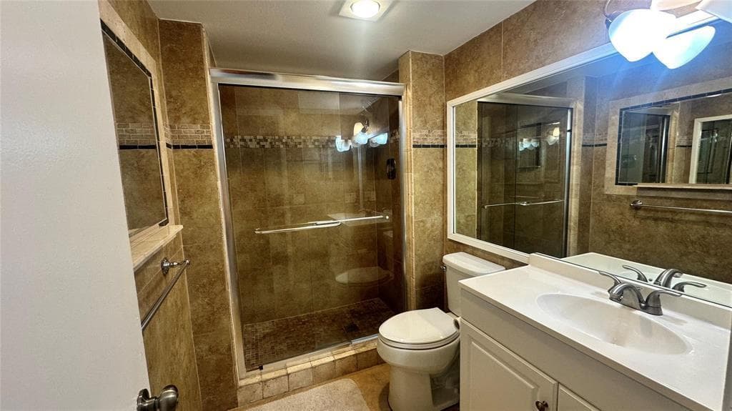 1401 N Riverside Drive 603 photo 17