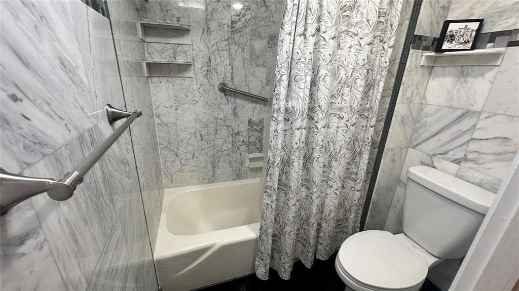 1401 N Riverside Drive 603 photo 14