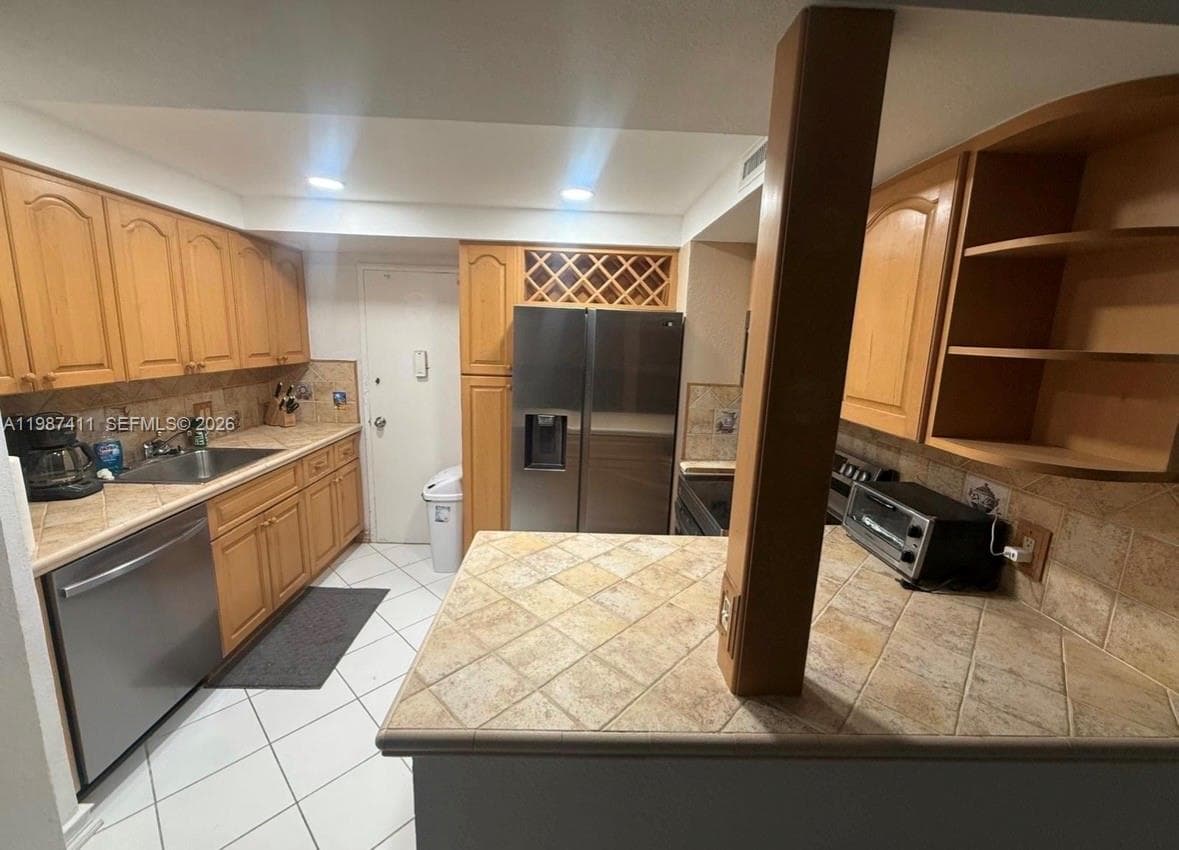 3505 Ocean Dr 1018 photo 6