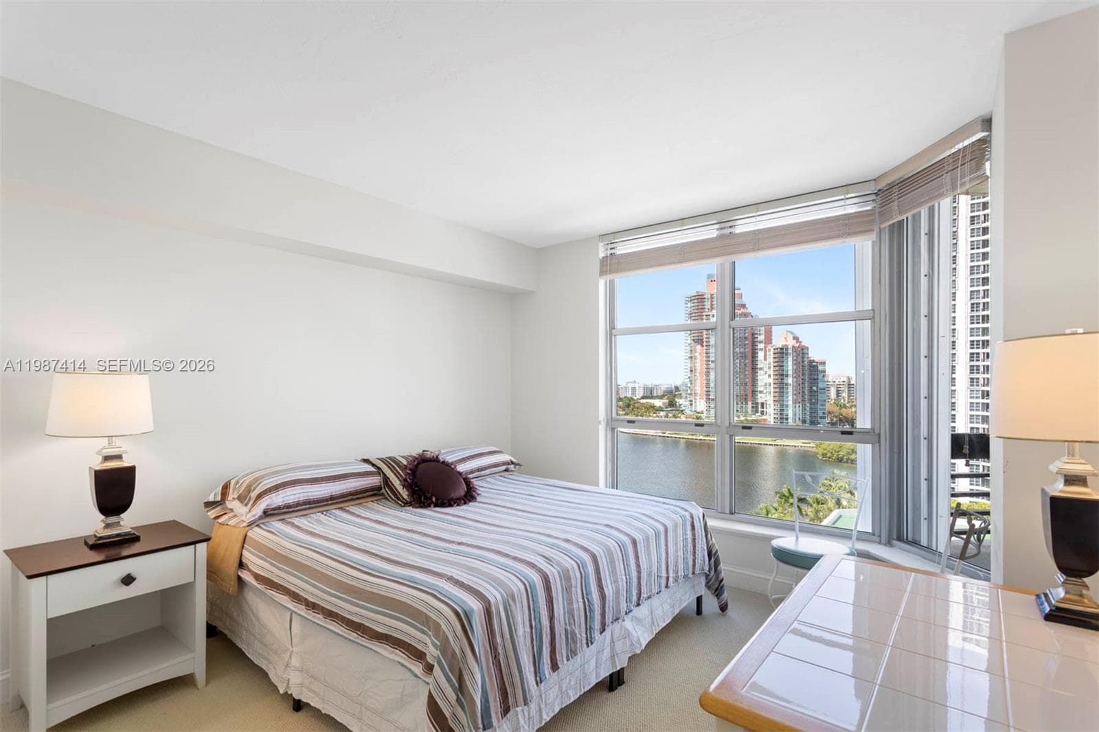 3600 Mystic Pointe Dr 1402 photo 17