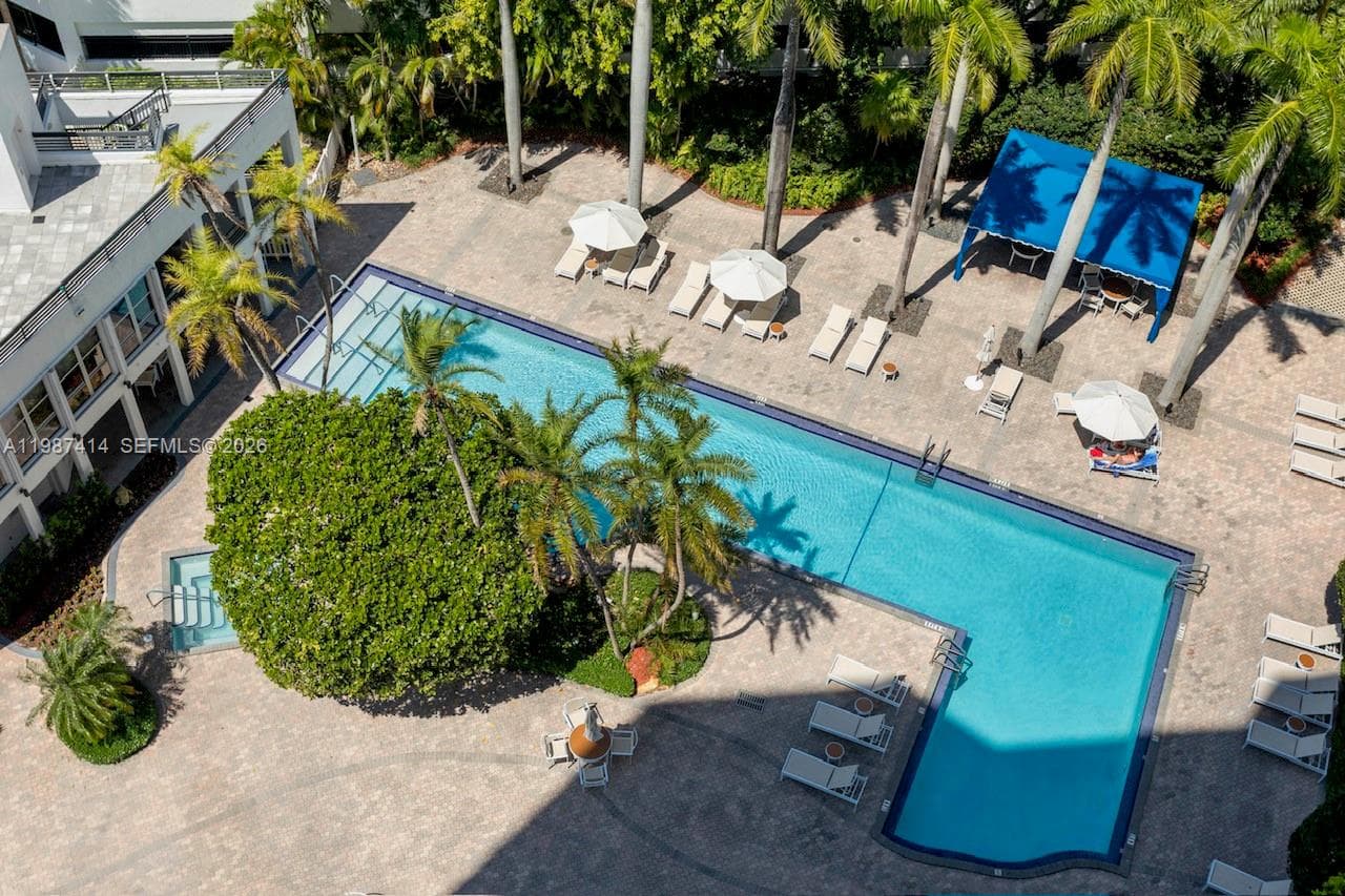 3600 Mystic Pointe Dr 1402 photo 22