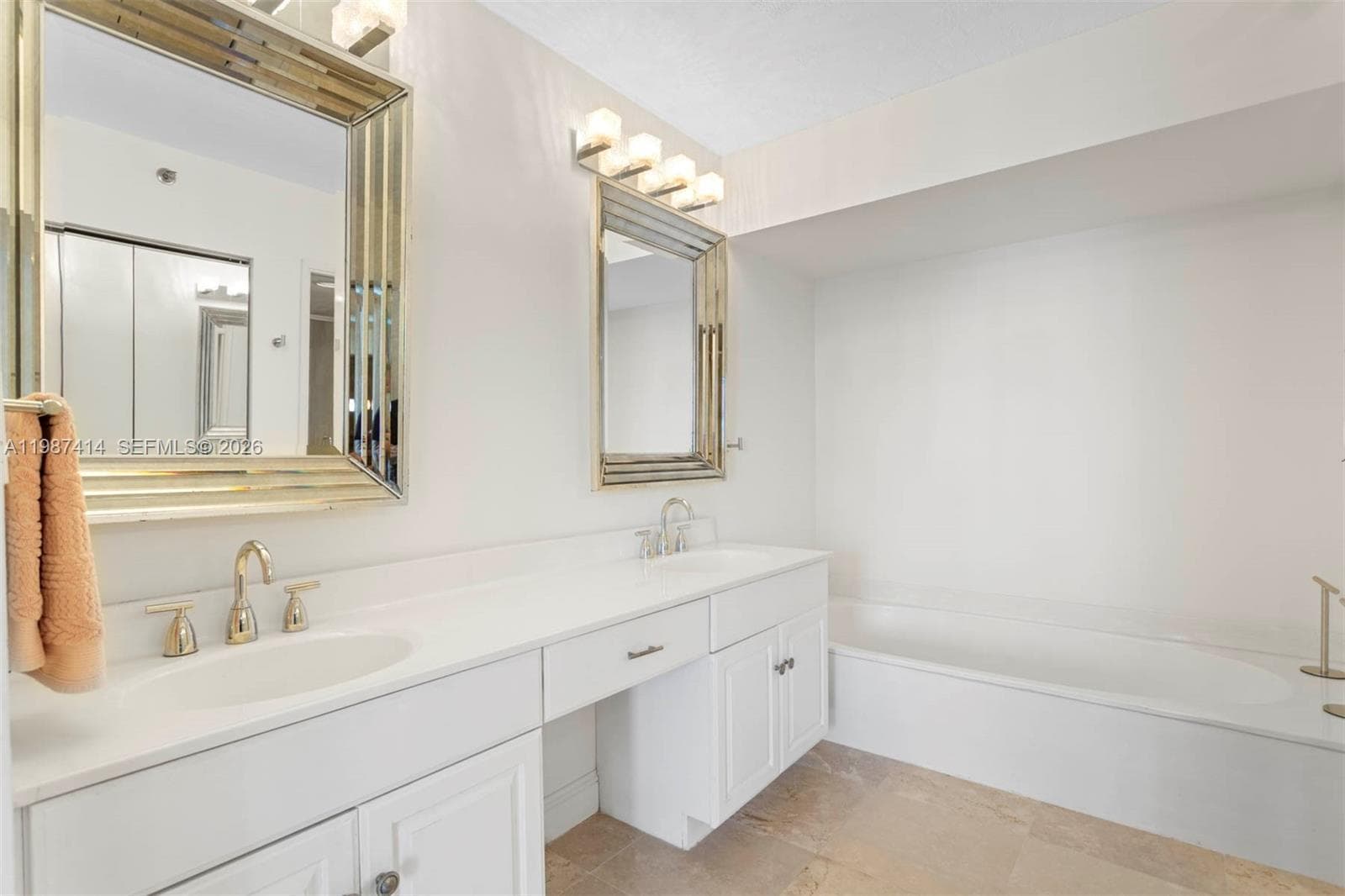 3600 Mystic Pointe Dr 1402 photo 21