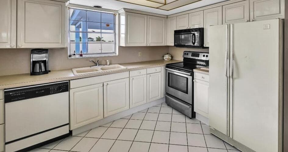 907 Marina Drive 401 photo 3