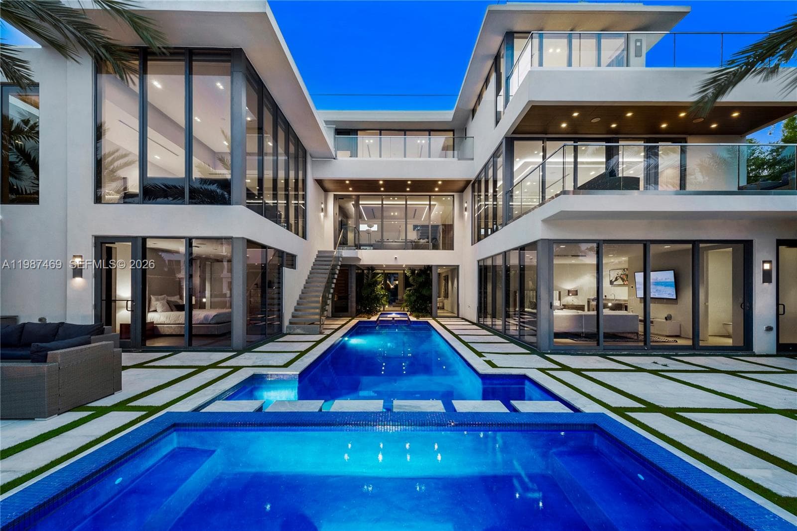 440 Mola Ave 1