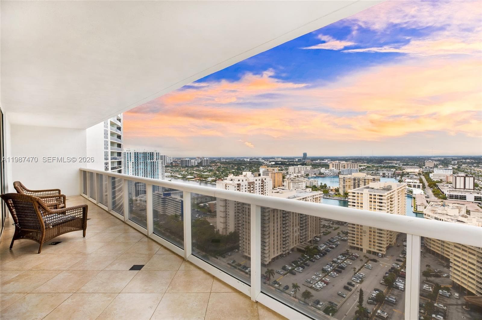 1830 S Ocean Dr 2808 photo 3