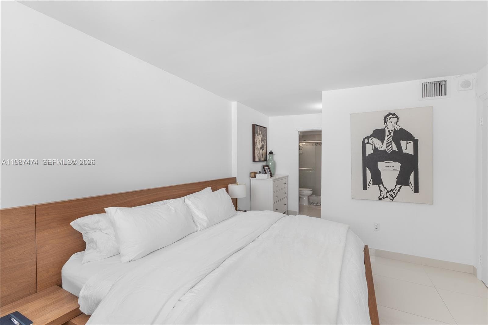 345 Ocean Dr 607 photo 6