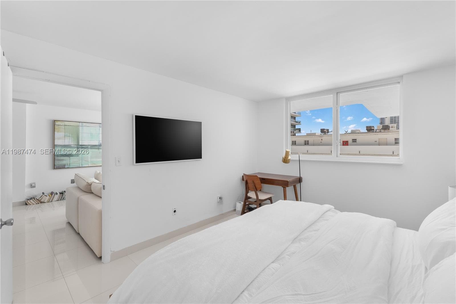345 Ocean Dr 607 photo 16