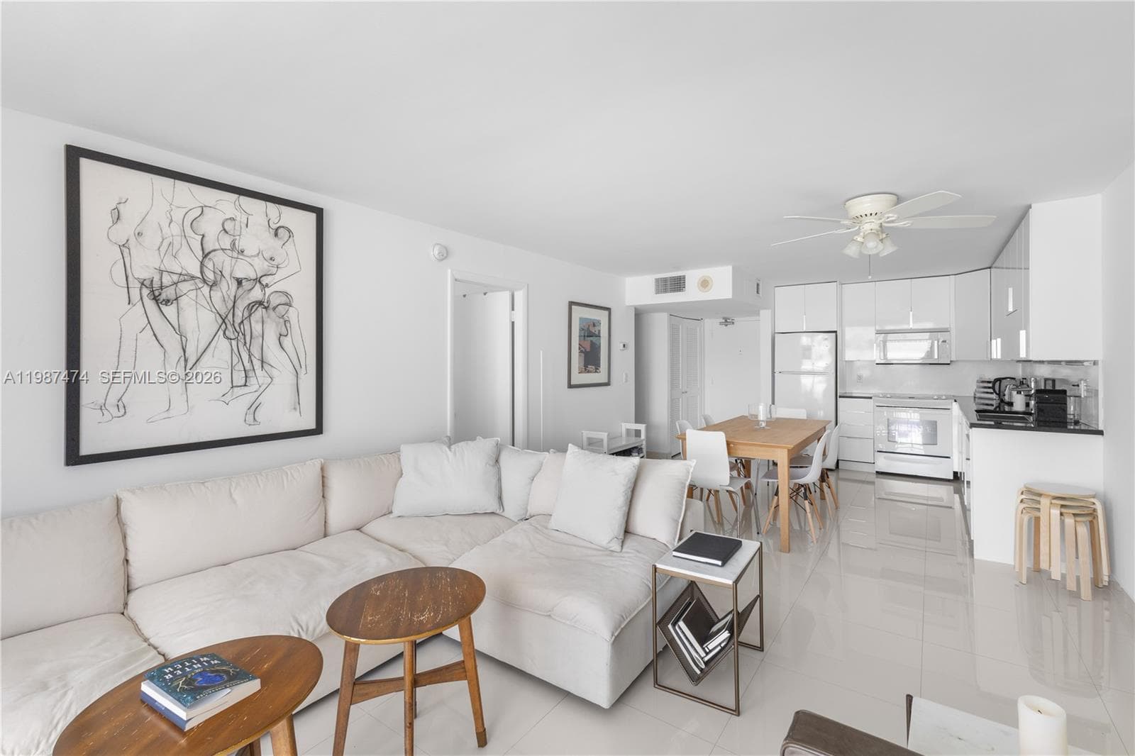 345 Ocean Dr 607 photo 3
