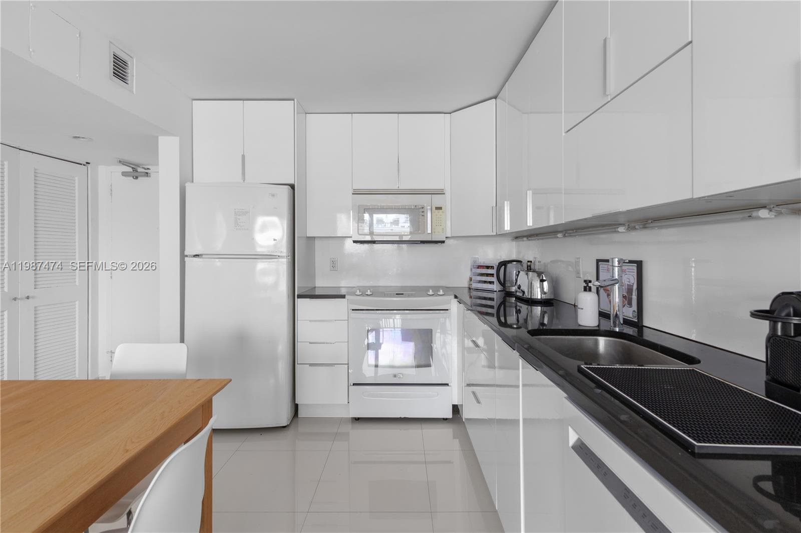 345 Ocean Dr 607 photo 14