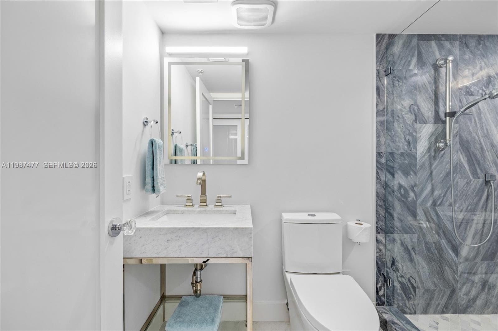 400 Flagler Dr 2003 photo 14