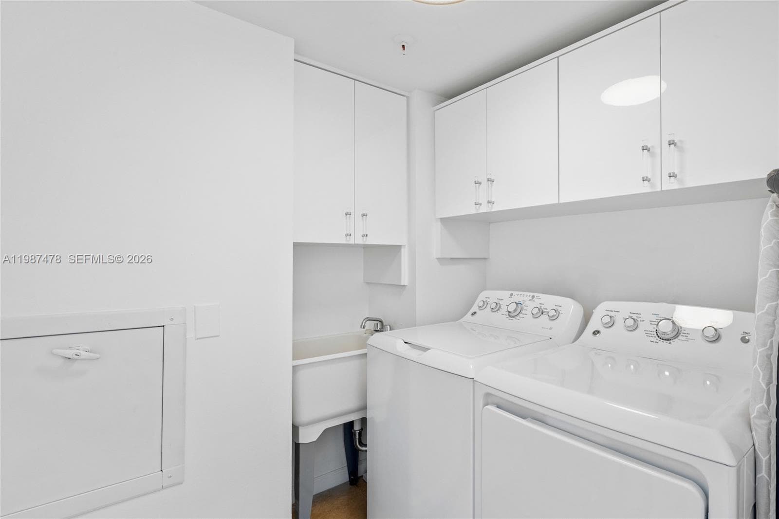 400 Flagler Dr 2004 photo 25