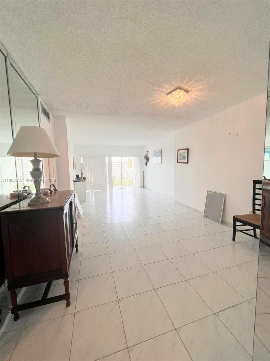300 Bayview Dr 915 photo 10