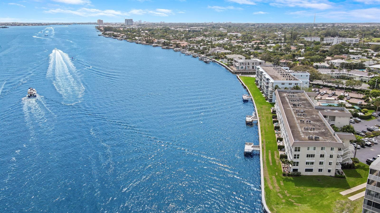 52 Yacht Club Drive 402 photo 1