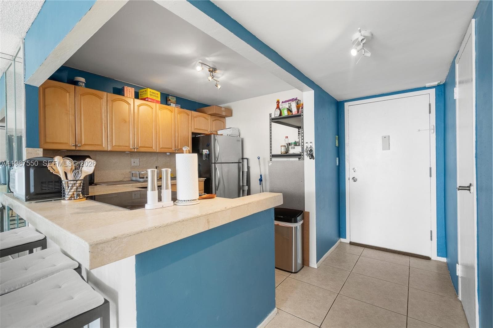 1006 photo 10