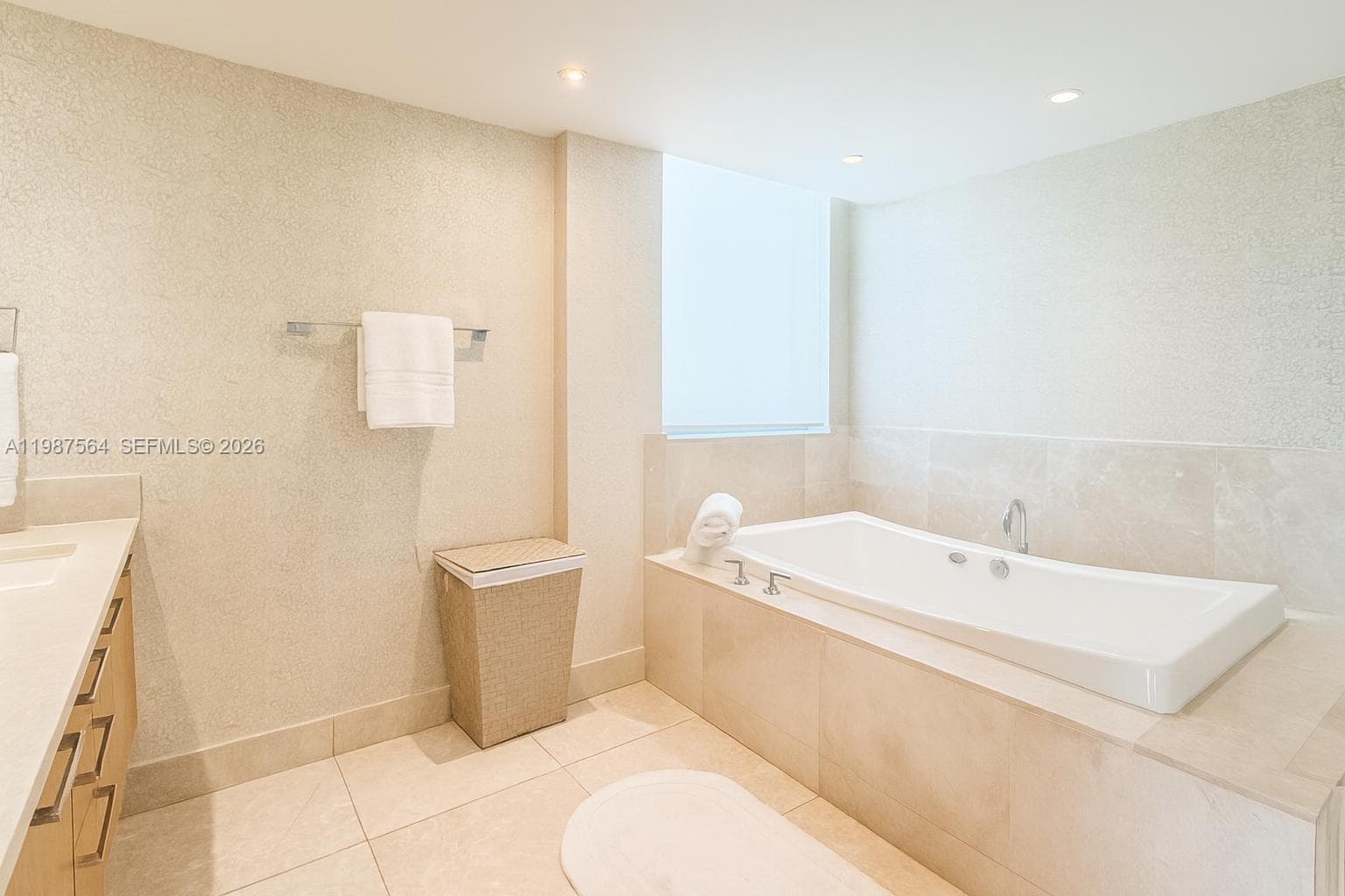 17001 Collins Ave 908 photo 13