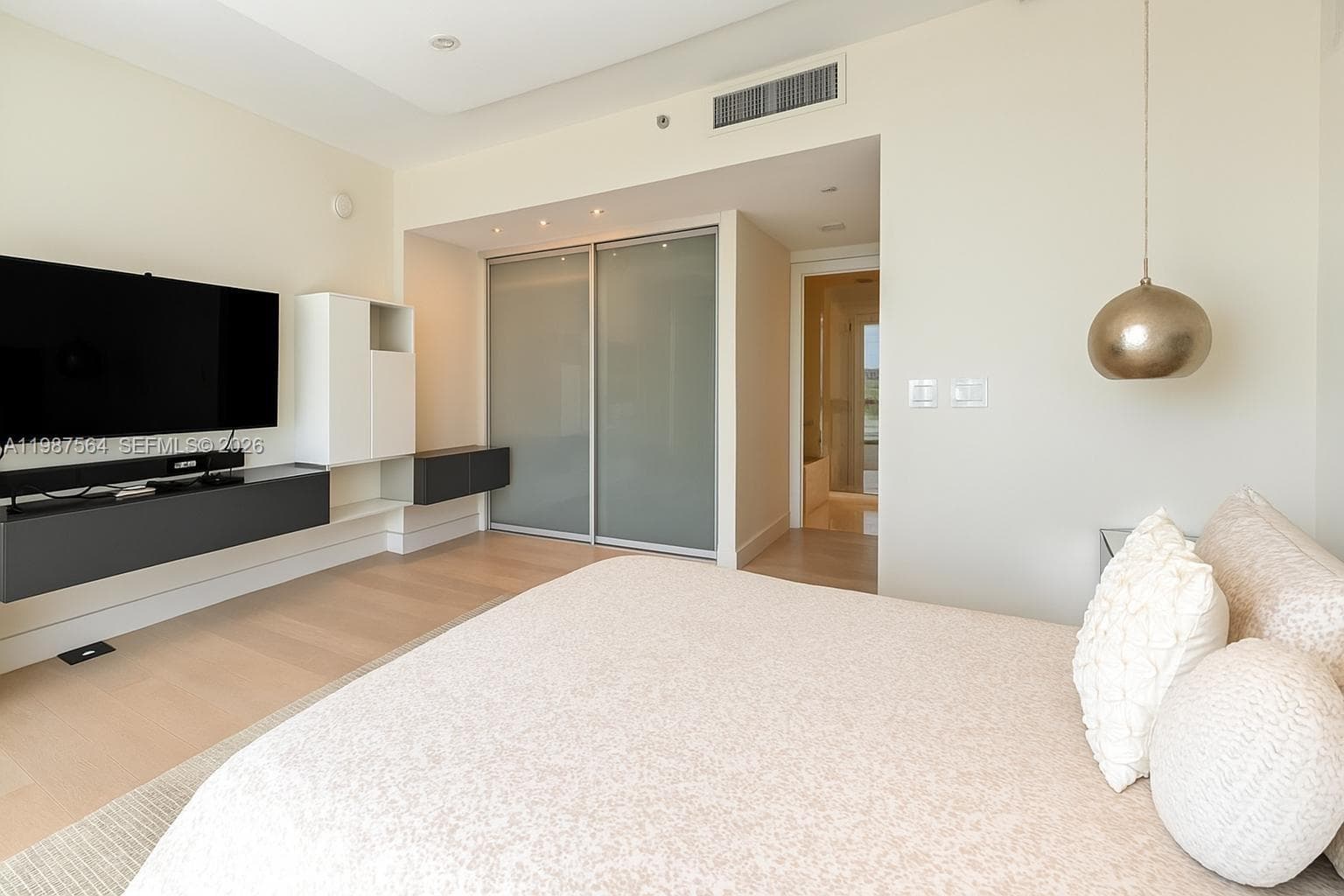 17001 Collins Ave 908 photo 11