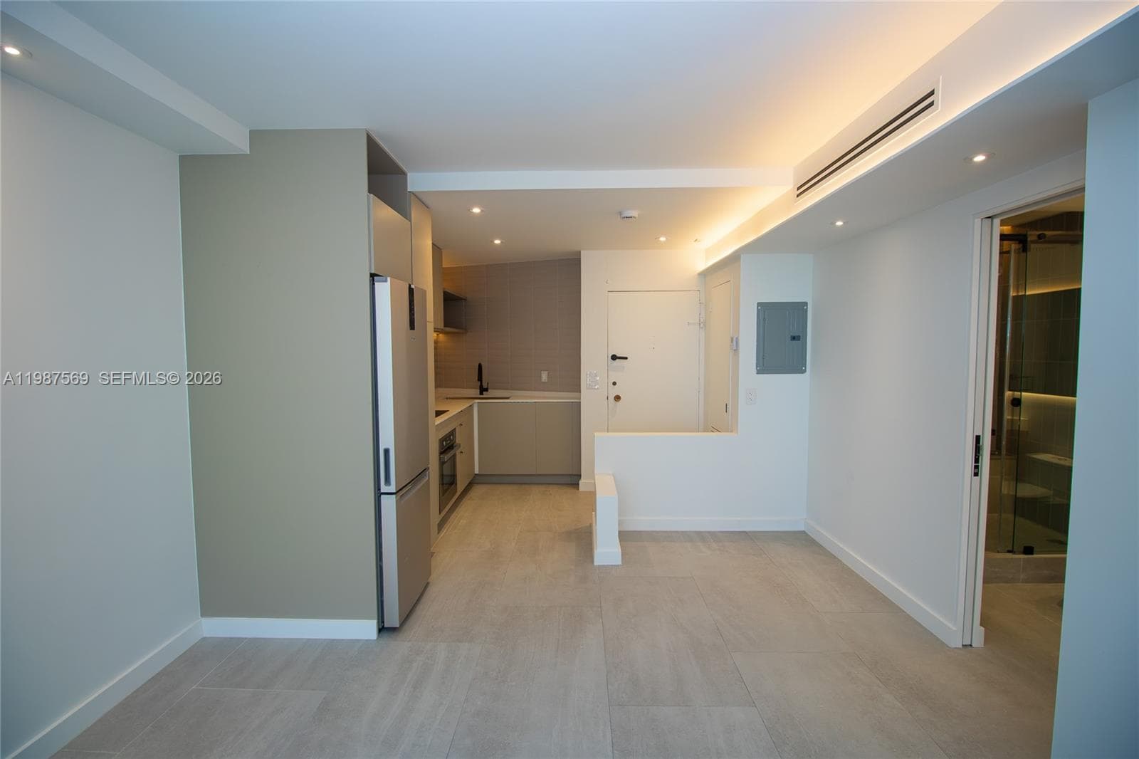 2899 Collins Ave 1422 photo 6