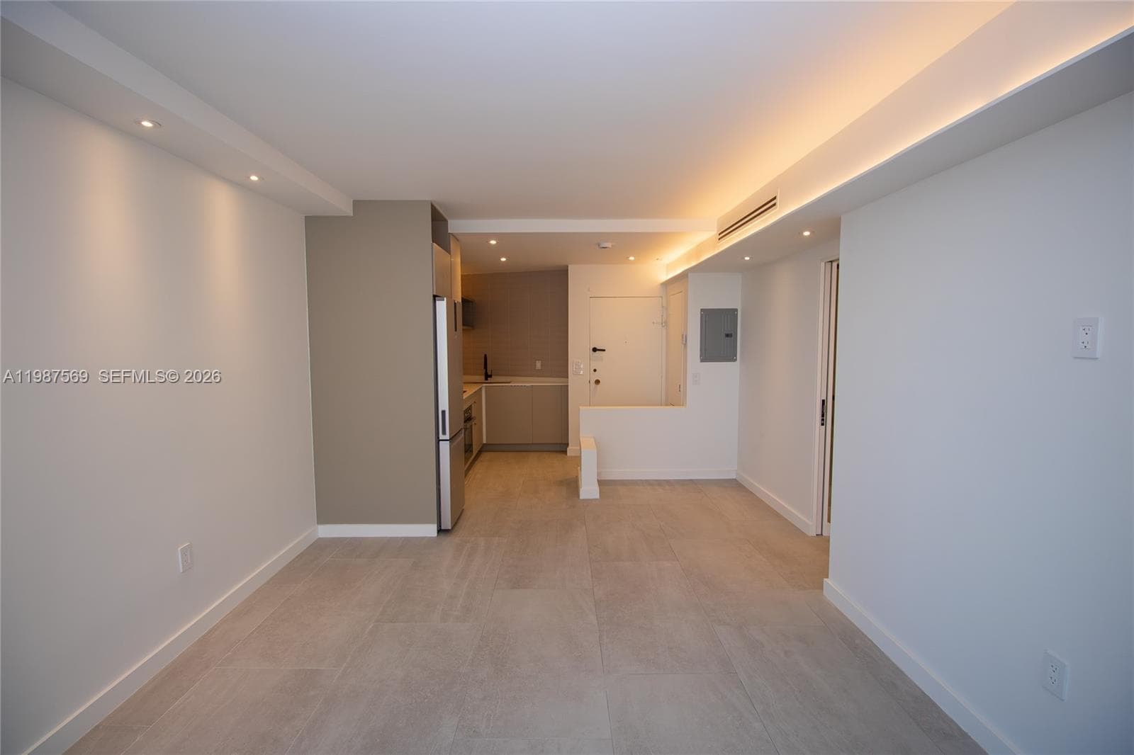 2899 Collins Ave 1422 photo 7