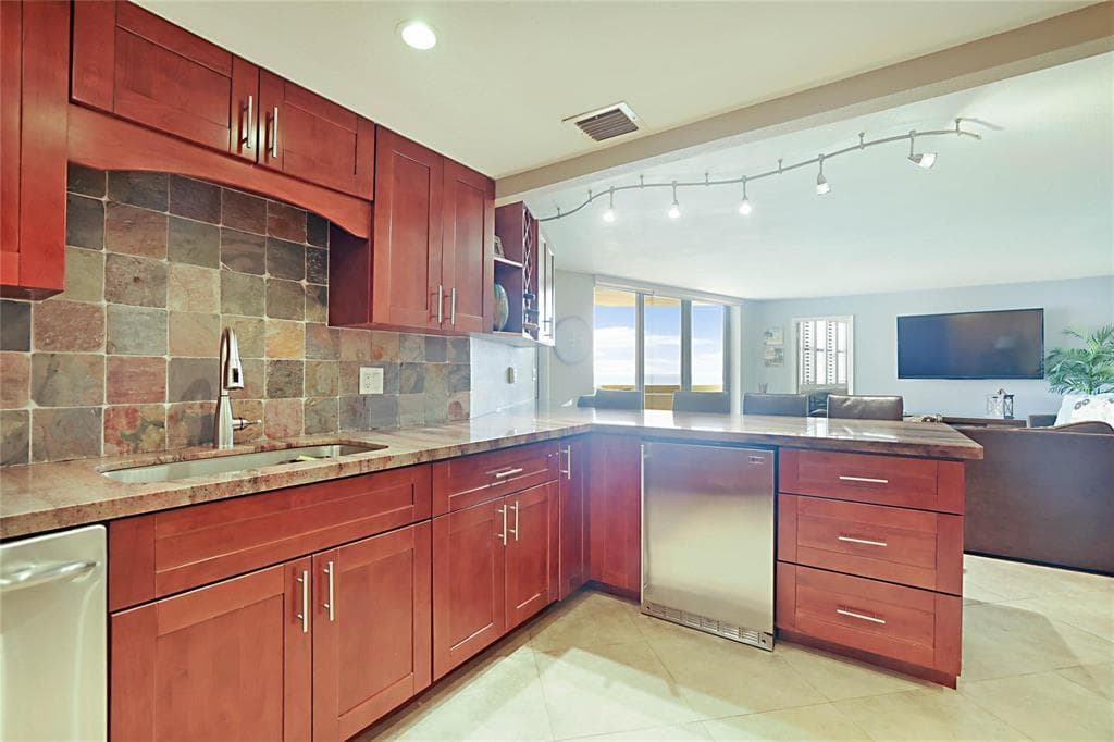 2800 N Ocean Drive B-9d photo 13