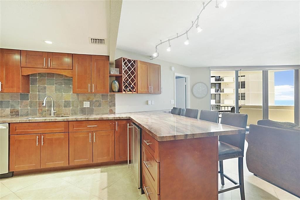 2800 N Ocean Drive B-9d photo 10