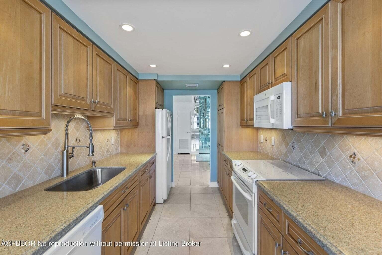 3546 S Ocean Boulevard 601 photo 18