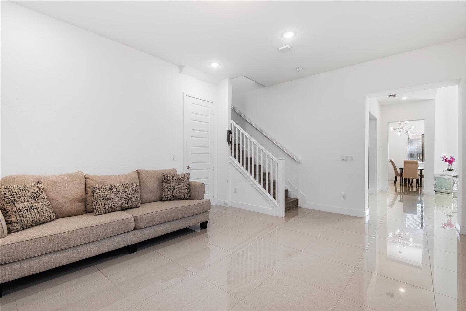 10830 Moore Drive photo 9