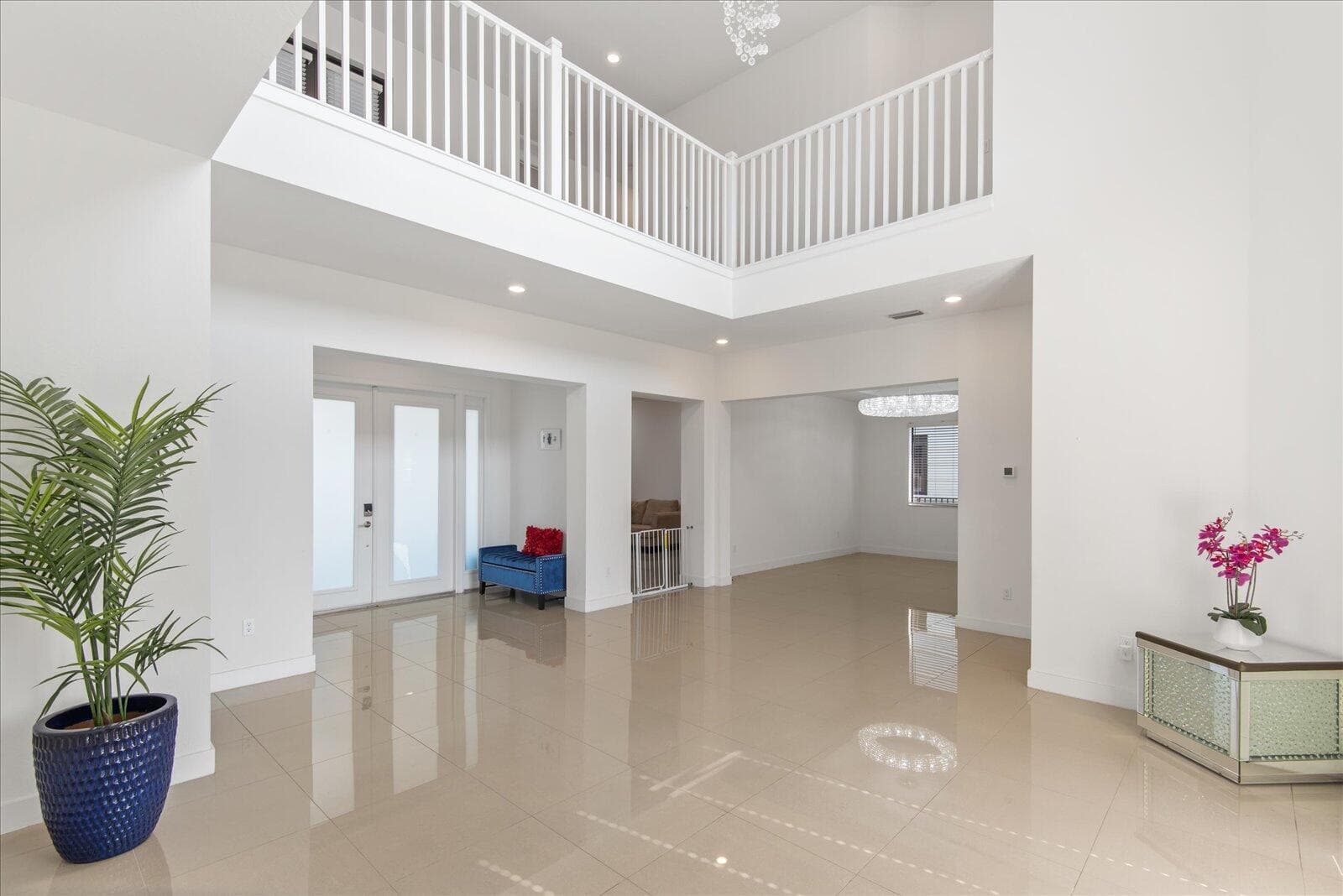 10830 Moore Drive photo 4