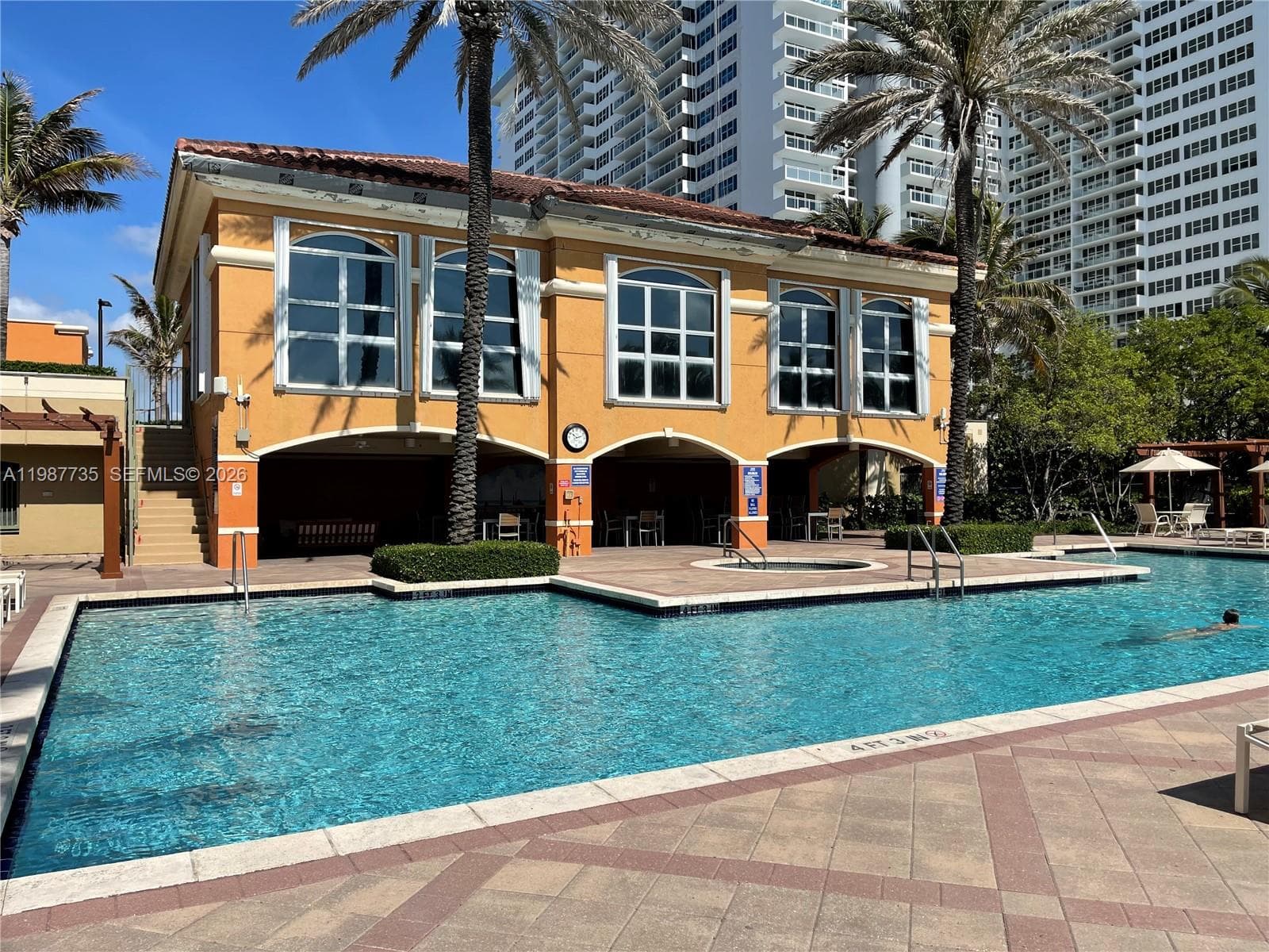 2080 Ocean Dr PH4 photo 23