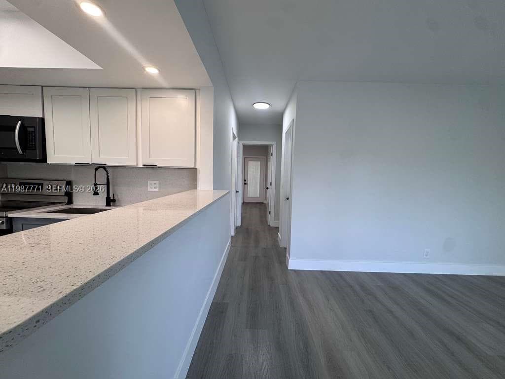 455 Golden Isles Dr 203 photo 7