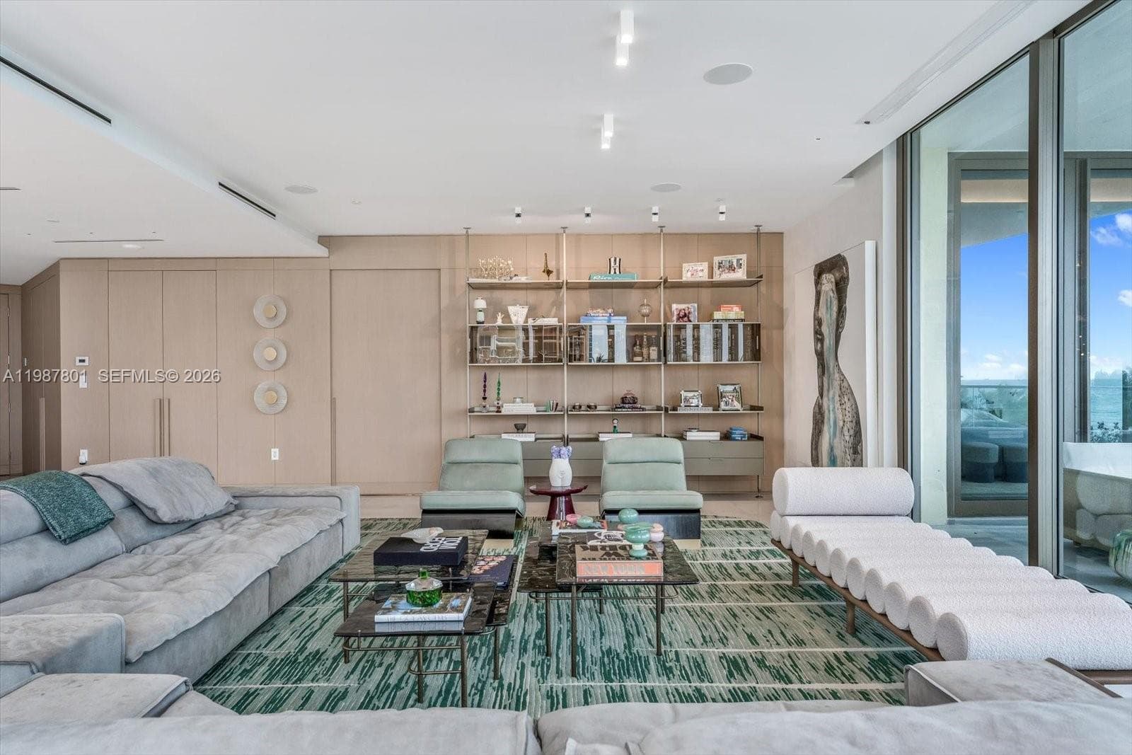 17901 Collins Ave 404 photo 4