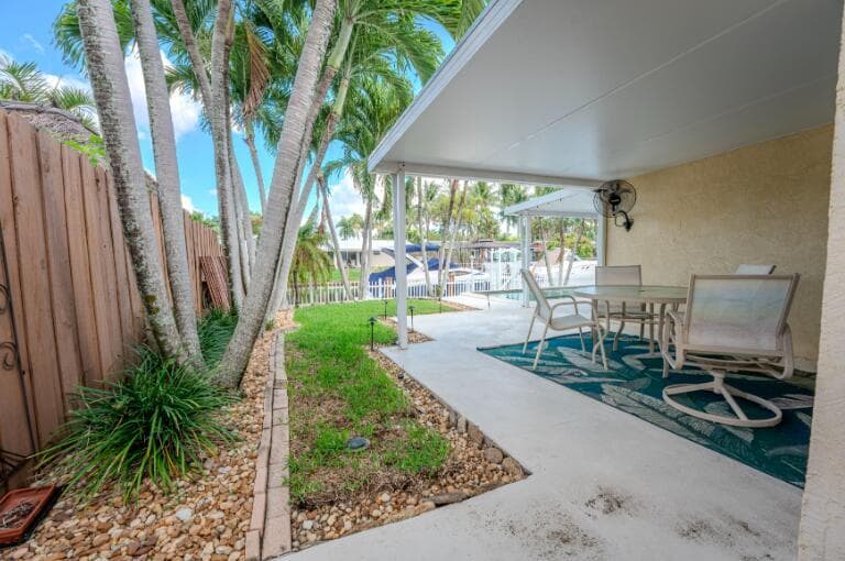 1625 SW 5th Court photo 6