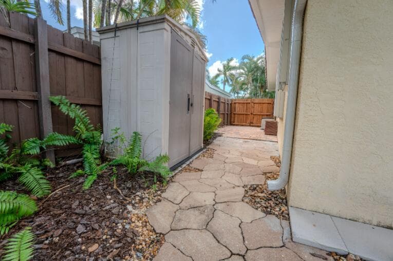 1625 SW 5th Court photo 13