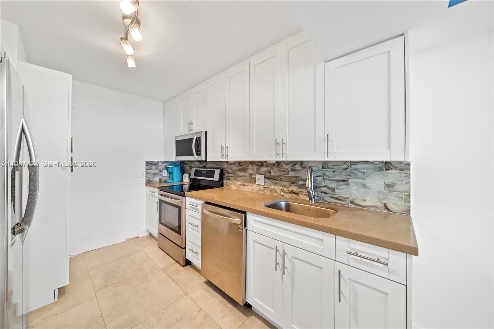 2101 S Ocean Dr 2304 photo 12