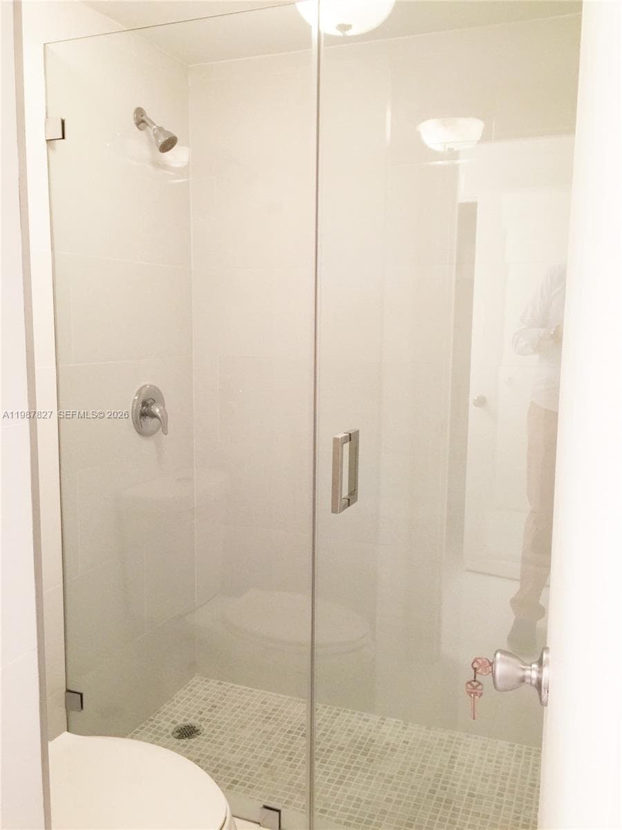 100 LINCOLN RD 1024 photo 12