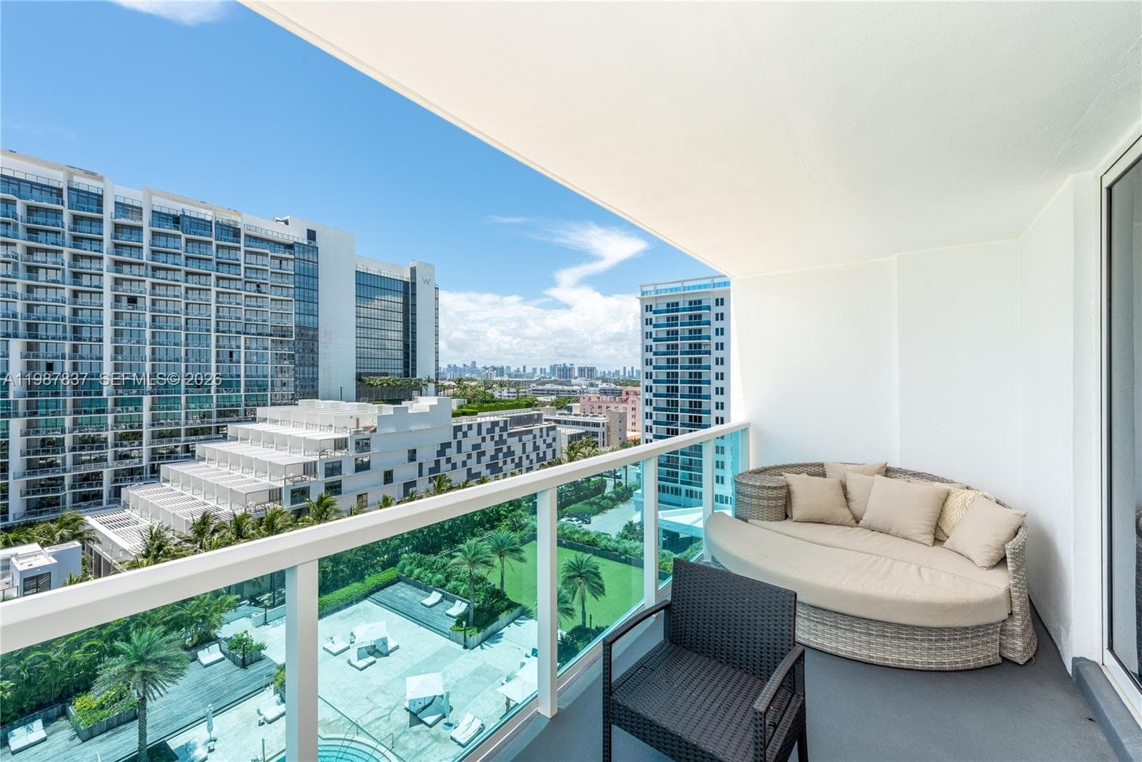 2301 Collins Ave 1009 photo 5