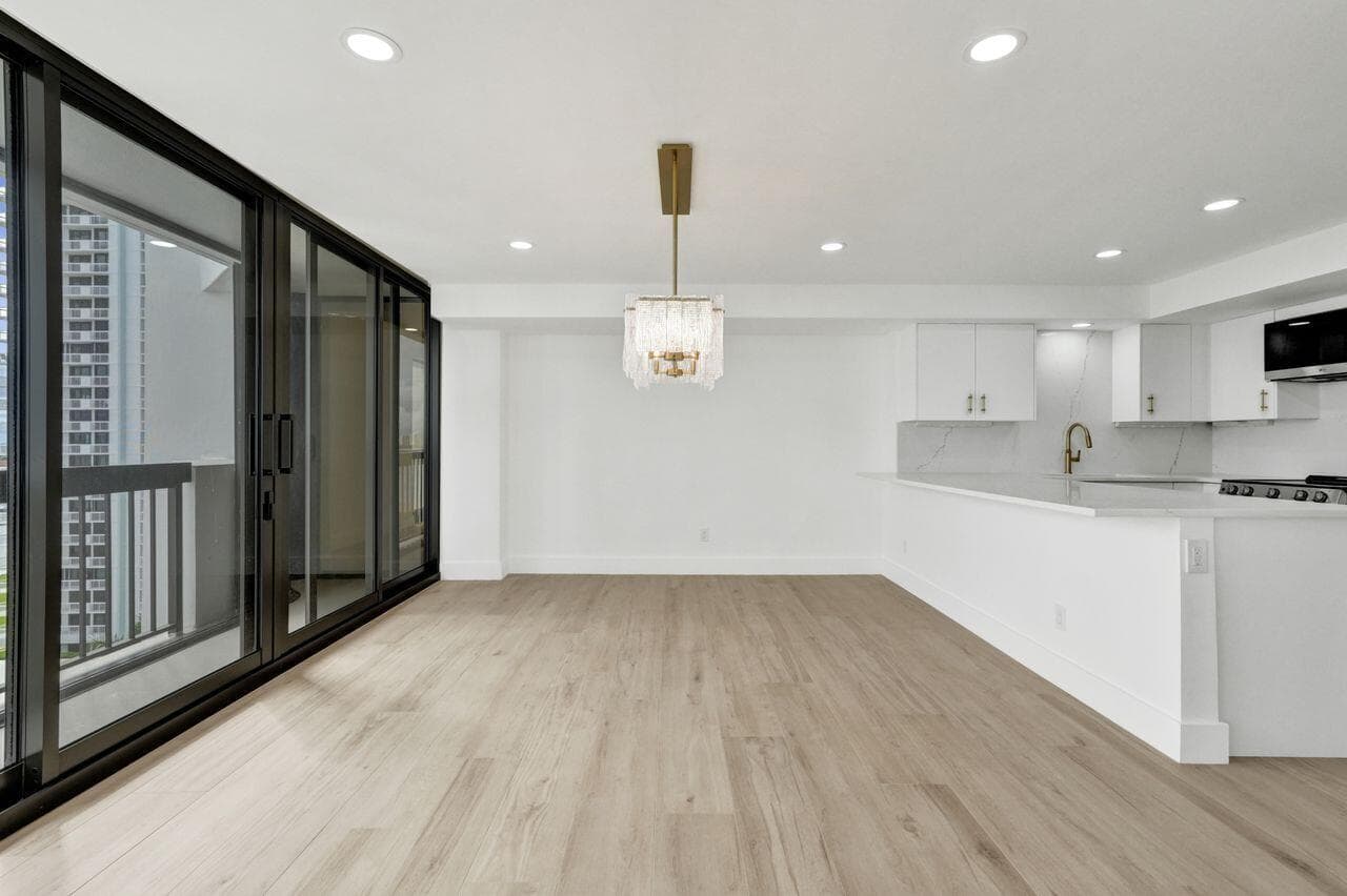 108 Lakeshore Drive 1041 photo 6