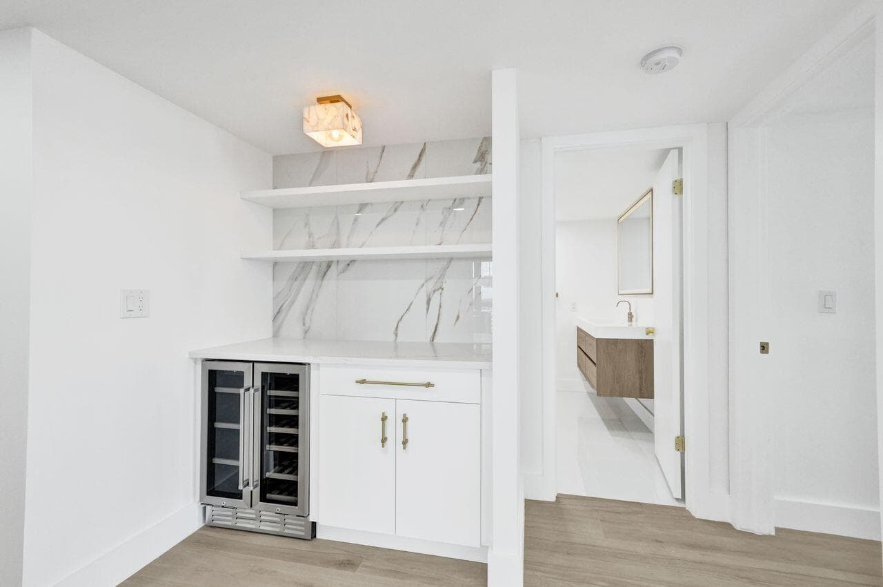 108 Lakeshore Drive 1041 photo 17