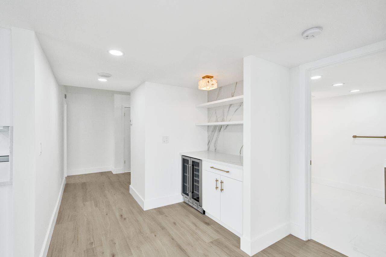108 Lakeshore Drive 1041 photo 16