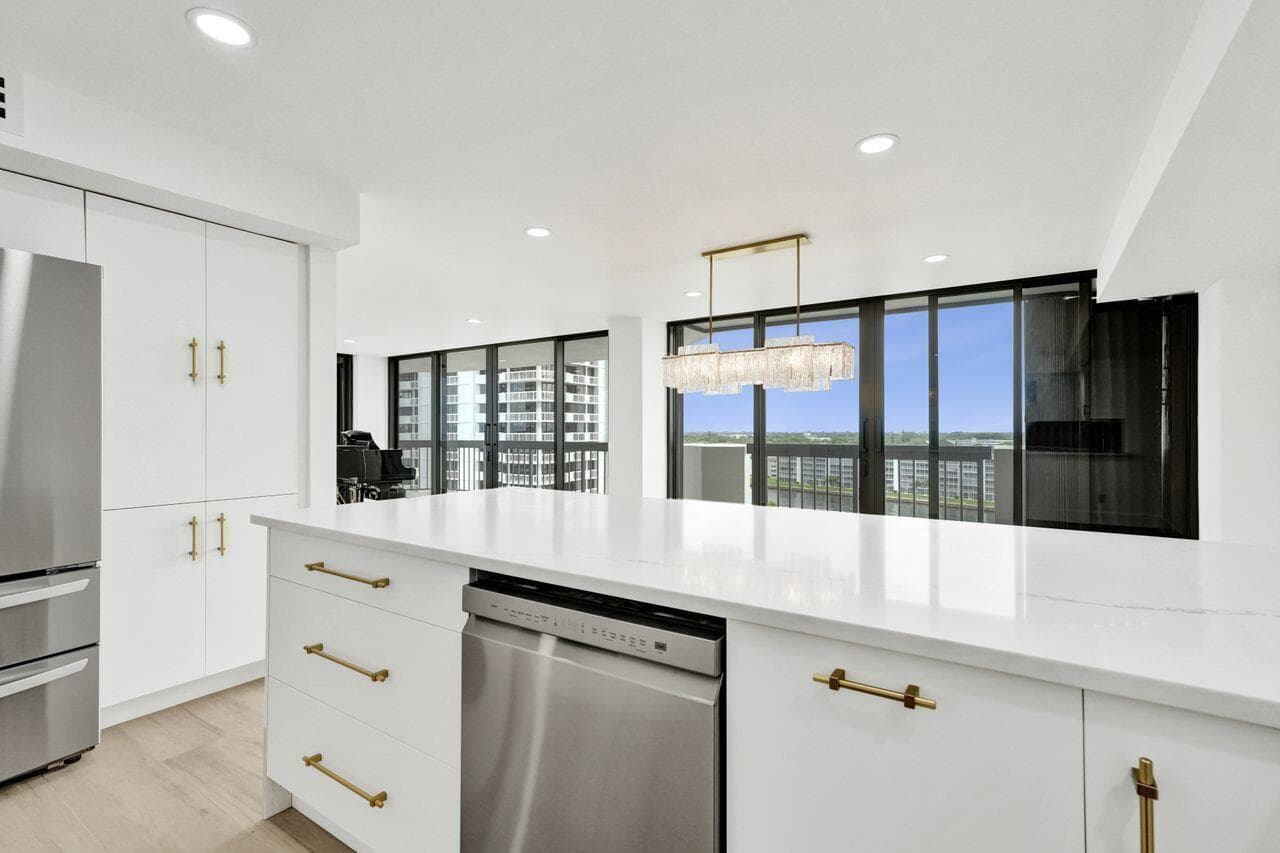 108 Lakeshore Drive 1041 photo 12