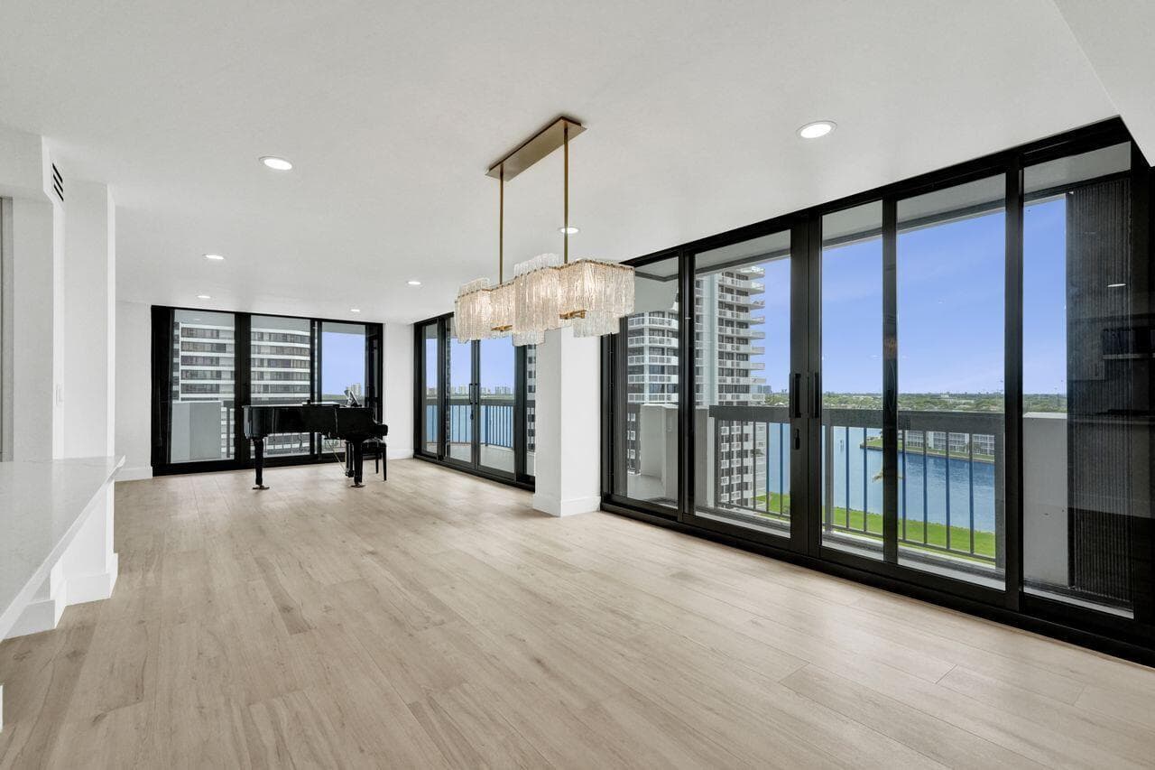 108 Lakeshore Drive 1041 photo 3