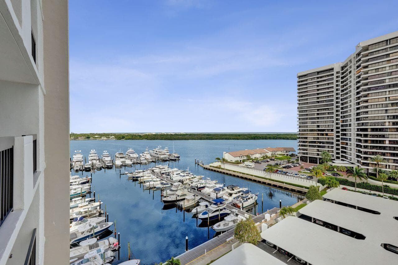 108 Lakeshore Drive 1041 photo 14
