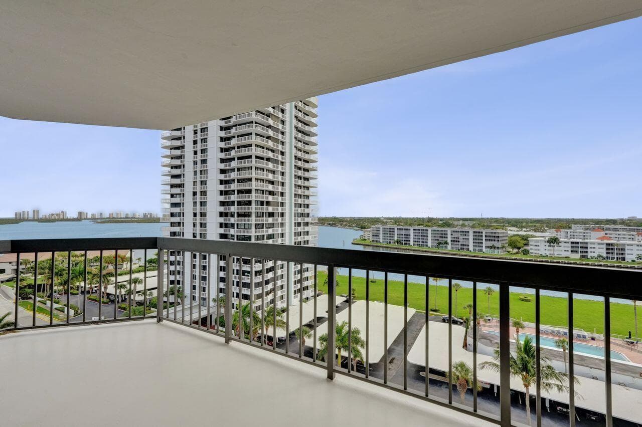 108 Lakeshore Drive 1041 photo 15