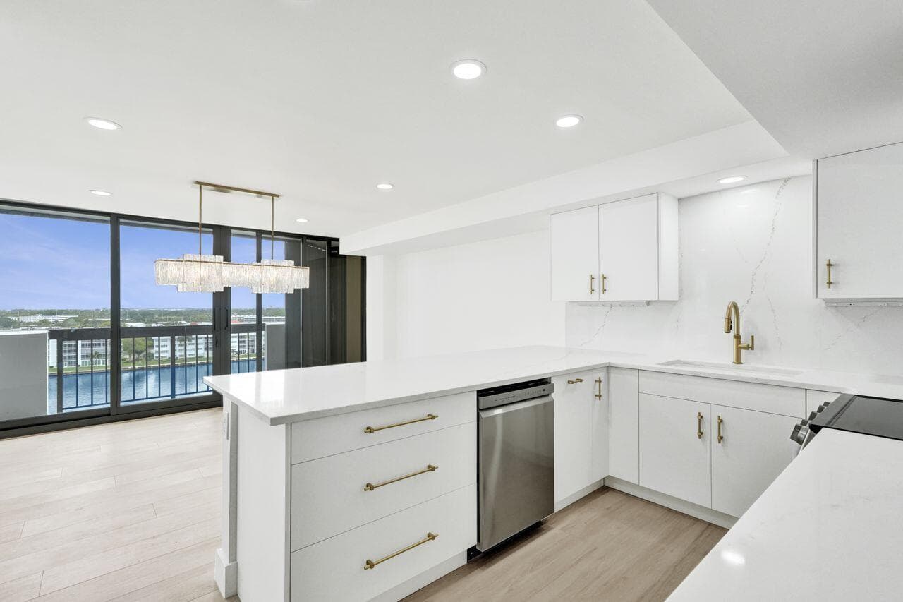 108 Lakeshore Drive 1041 photo 11