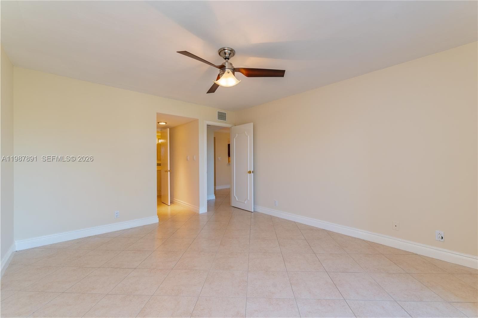 545 12th St 305 photo 6