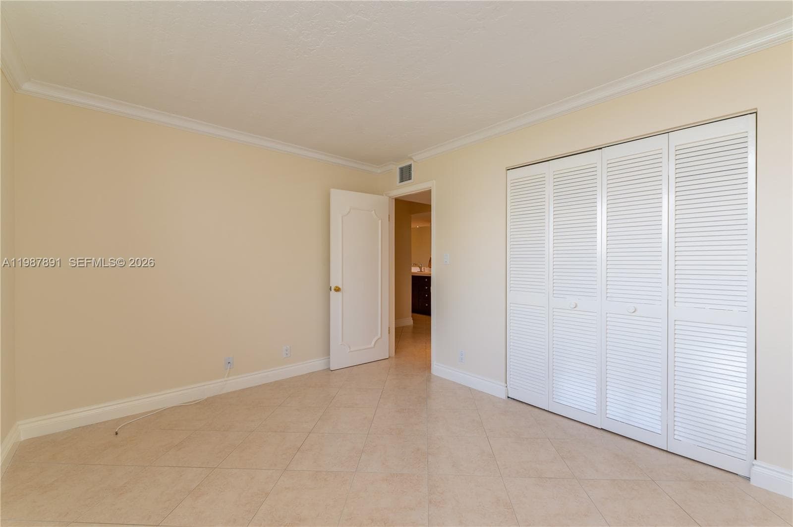 545 12th St 305 photo 3