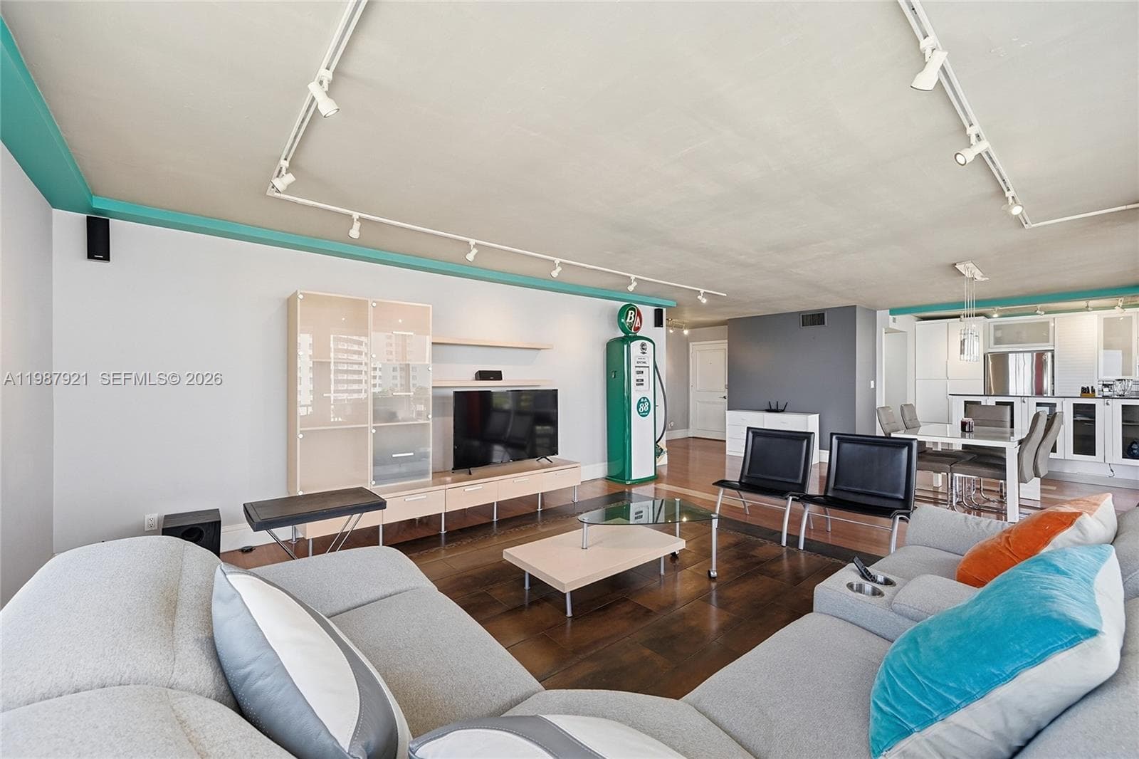 2800 Sunrise Blvd 7F photo 9