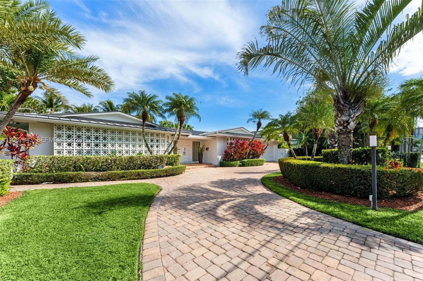 1525 Diplomat Pkwy 3