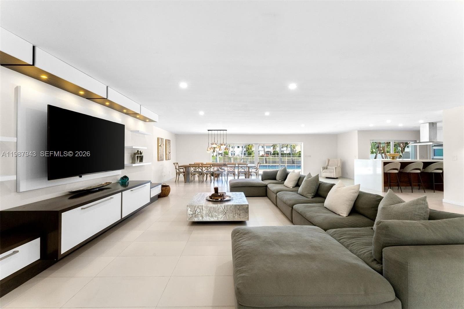 1525 Diplomat Pkwy 1